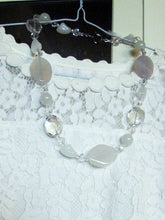 Load image into Gallery viewer, white agate bead necklace