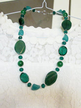 Load image into Gallery viewer, green agate necklace